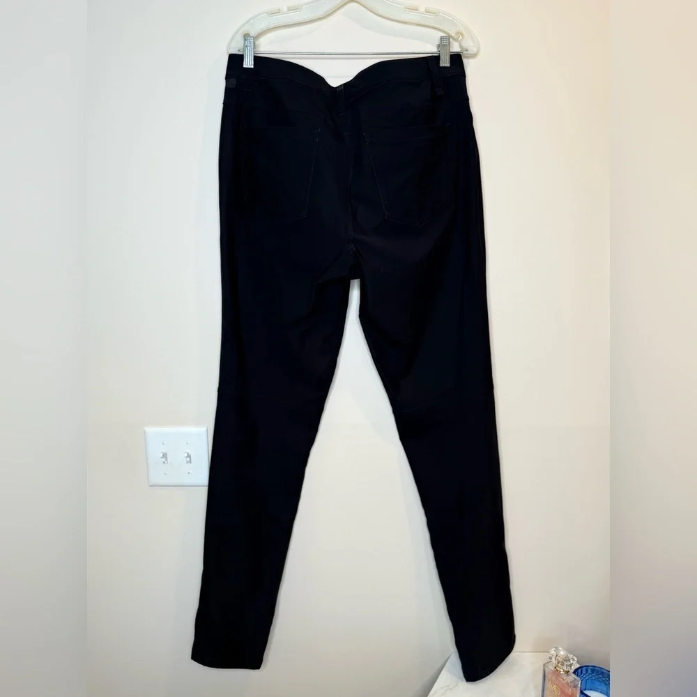 🔥Lululemon Black Slim Fit Pants🔥